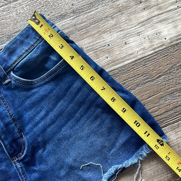 LC, LAUREN CONRAD HIGH RISE CUT OFF SHORTS, 2 - Picture 12 of 12